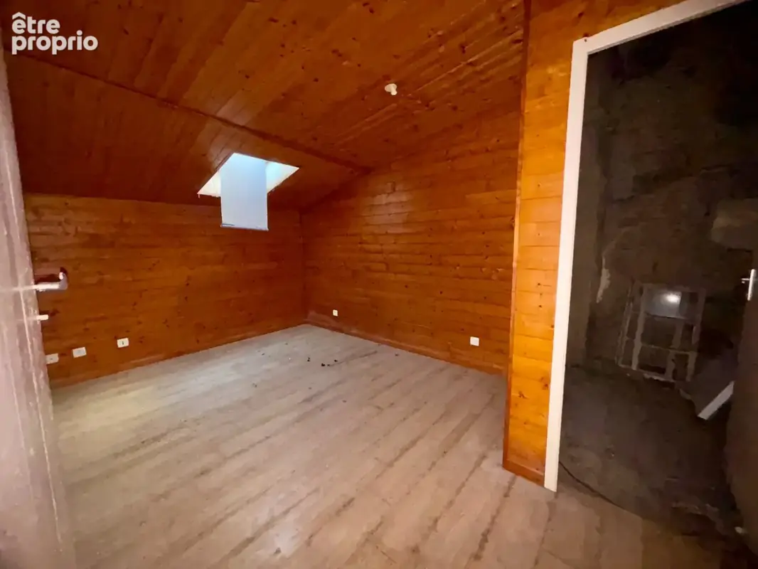 Ancien immeuble à rénover de 410 m² avec jardin et parking privatif – Larrazet (82) - photo 8