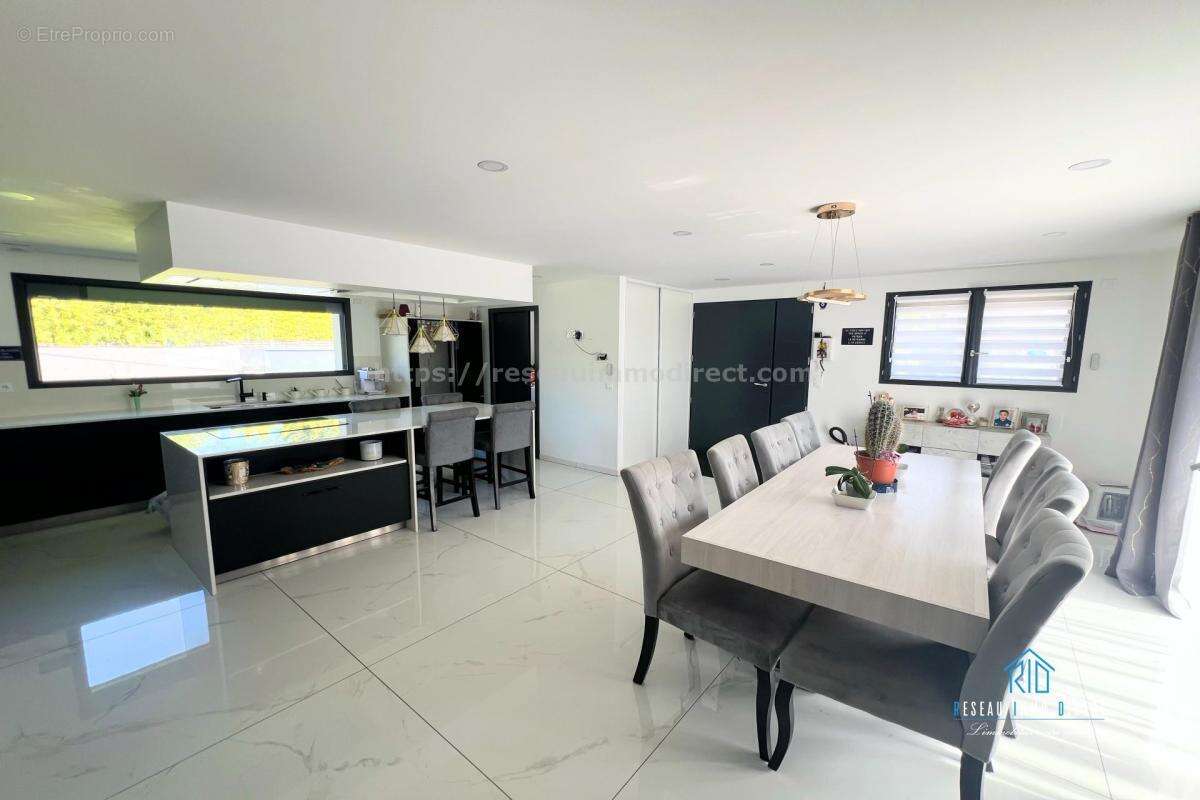 Maison à SAINT-SIMEON-DE-BRESSIEUX