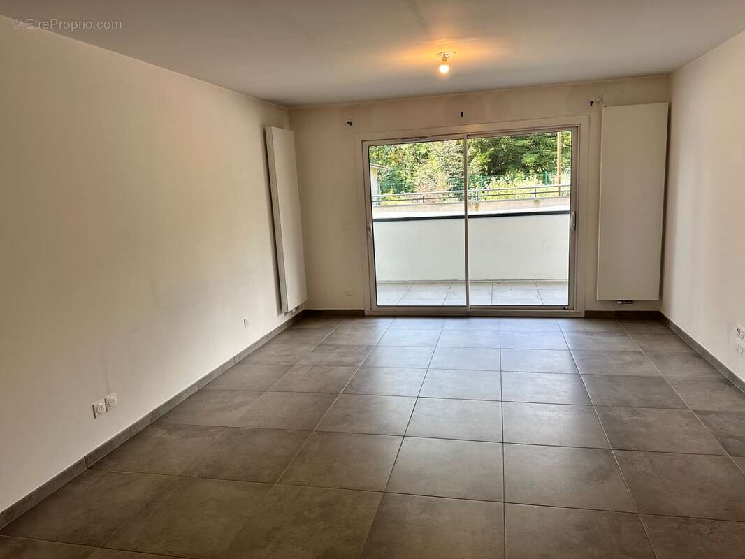 Appartement à vendre 3 pièces POISY (74) - photo 2