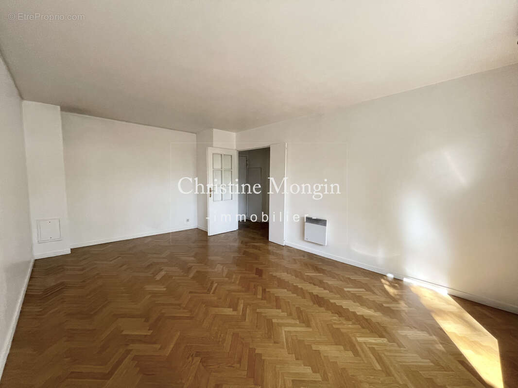 2 Pièces 46m2 à vendre avec balcon et parking en sus. RUEIL-MALMAISON - photo 8