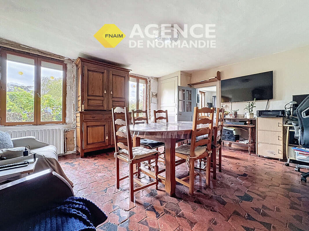 Maison à LA FERTE-FRENEL