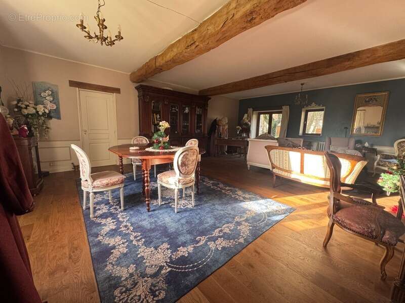 Maison à MARCE-SUR-ESVES