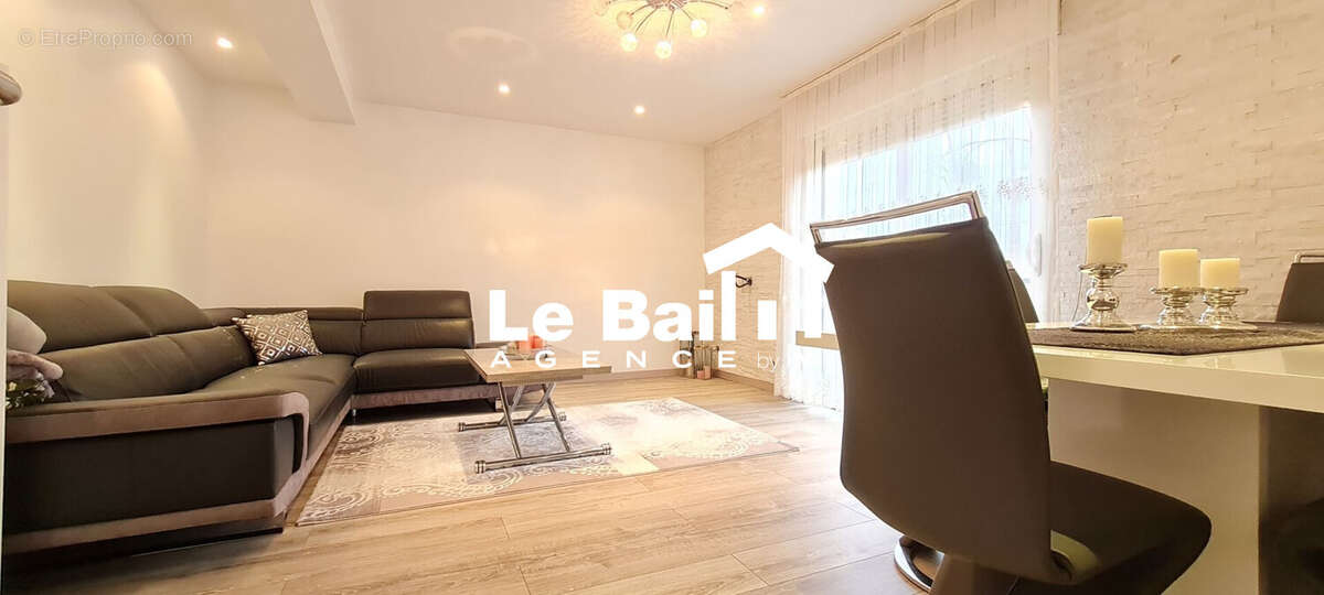 Maison 227 m² à Osny  - photo 3