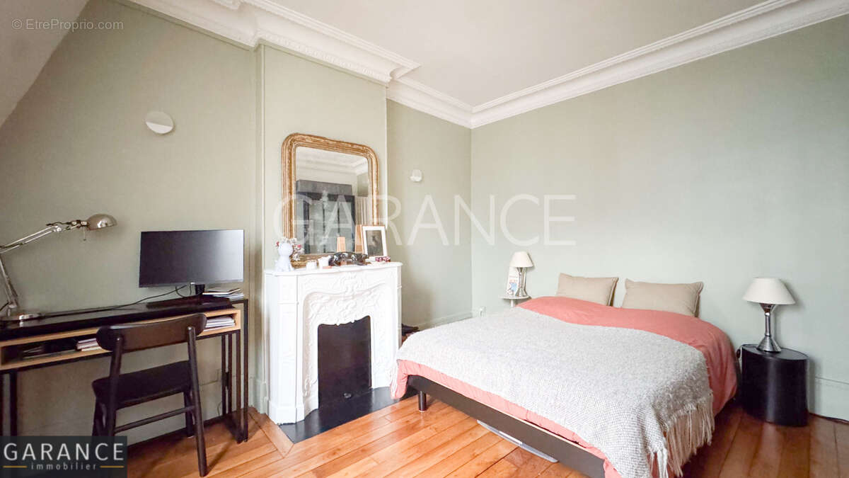 Appartement à PARIS-14E