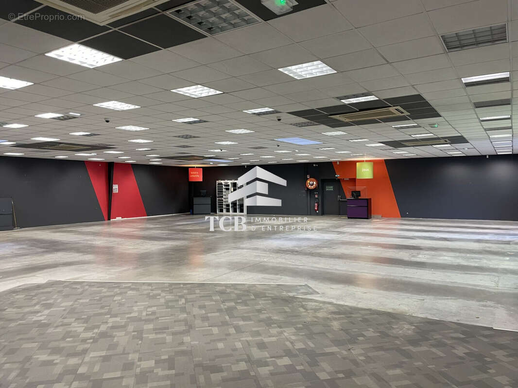 Commerce 790 m² à Orvault  - photo 4