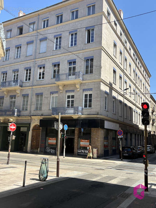 À vendre   Appartement bourgeois de 211 m2   Centre-ville de Saint-Étienne - photo 10