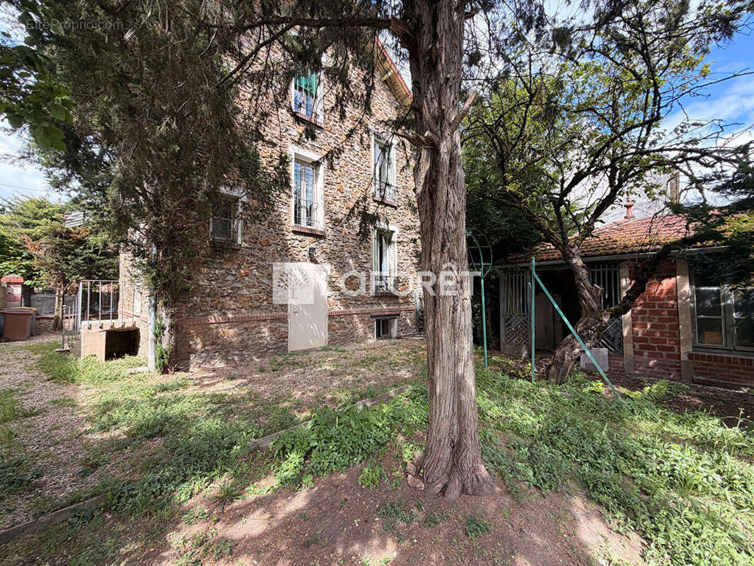 Maison à VIGNEUX-SUR-SEINE