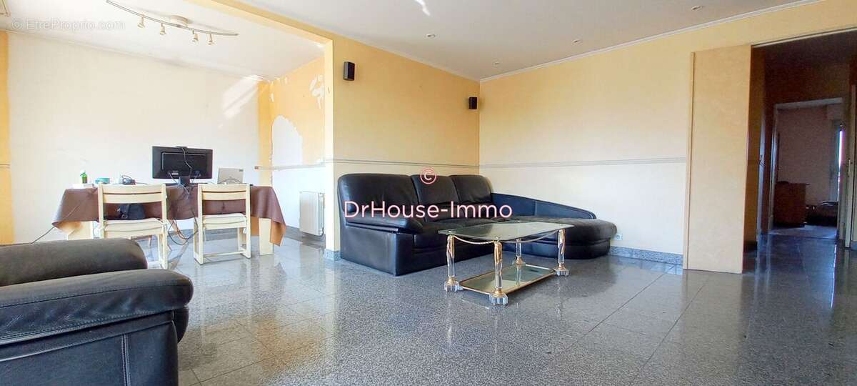 Appartement à LES LILAS