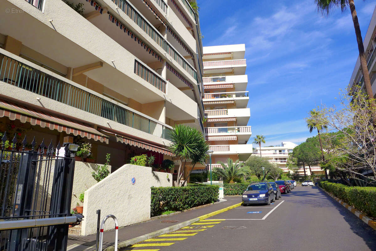 Appartement à VALLAURIS