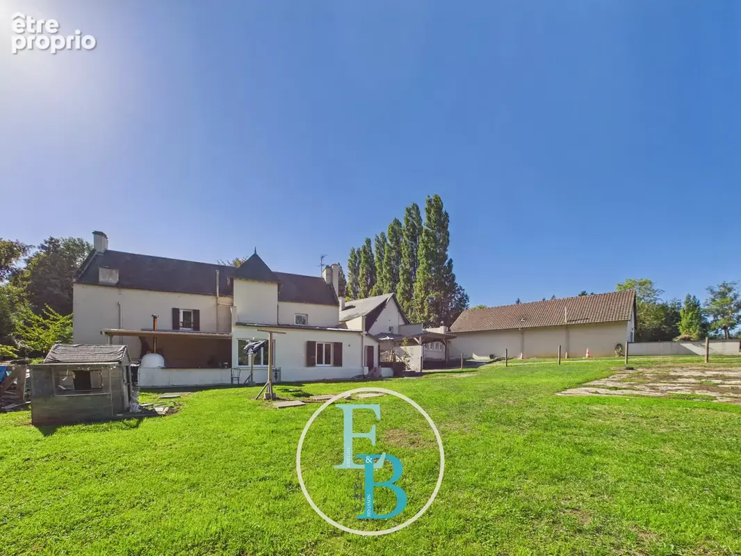 Ensemble immobilier  - t20 - 620m2 - photo 16