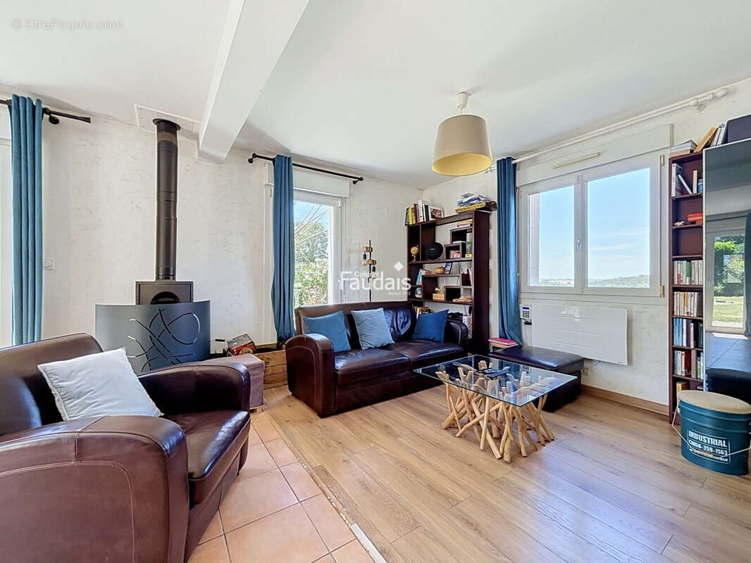Maison 134 m² à Aunay-Sur-Odon  - photo 5