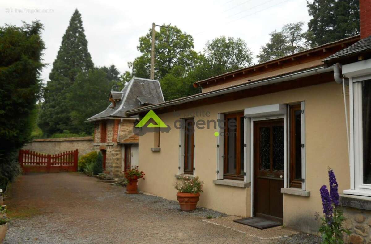 Maison à SAINT-YRIEIX-LA-MONTAGNE