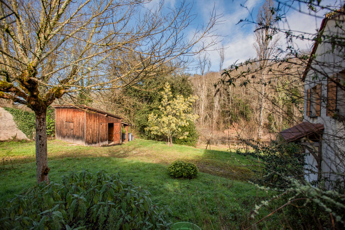 Maison individuel, +/-80 m2 , grande sous-sol 6pieces,  3 chambres, atelier en bois, jardin et forets - photo 17