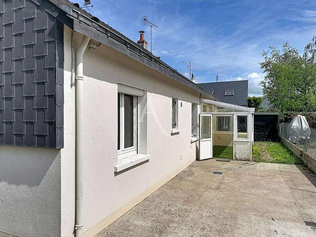 Maison à VERNANTES