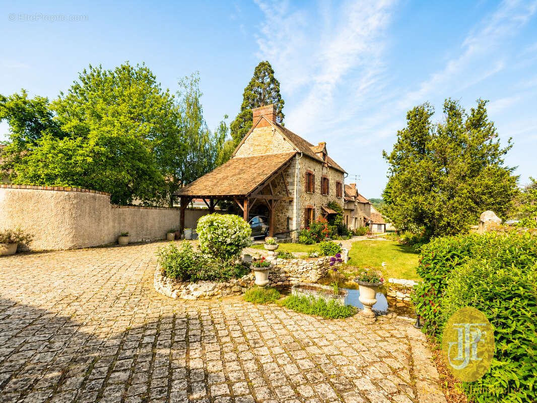 Maison à LA CHAPELLE-REANVILLE