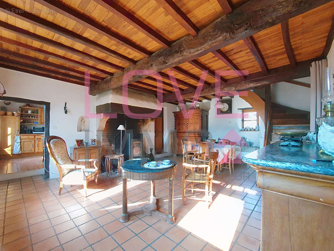 Maison à LA TOUR-DU-PIN