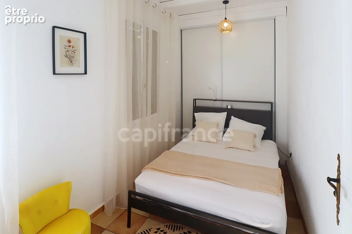 GARD (30) AIGUES−MORTES (30220) intra-muros à vendre appartement T4 ~40 m2, 1 chambres et terrasse - photo 9