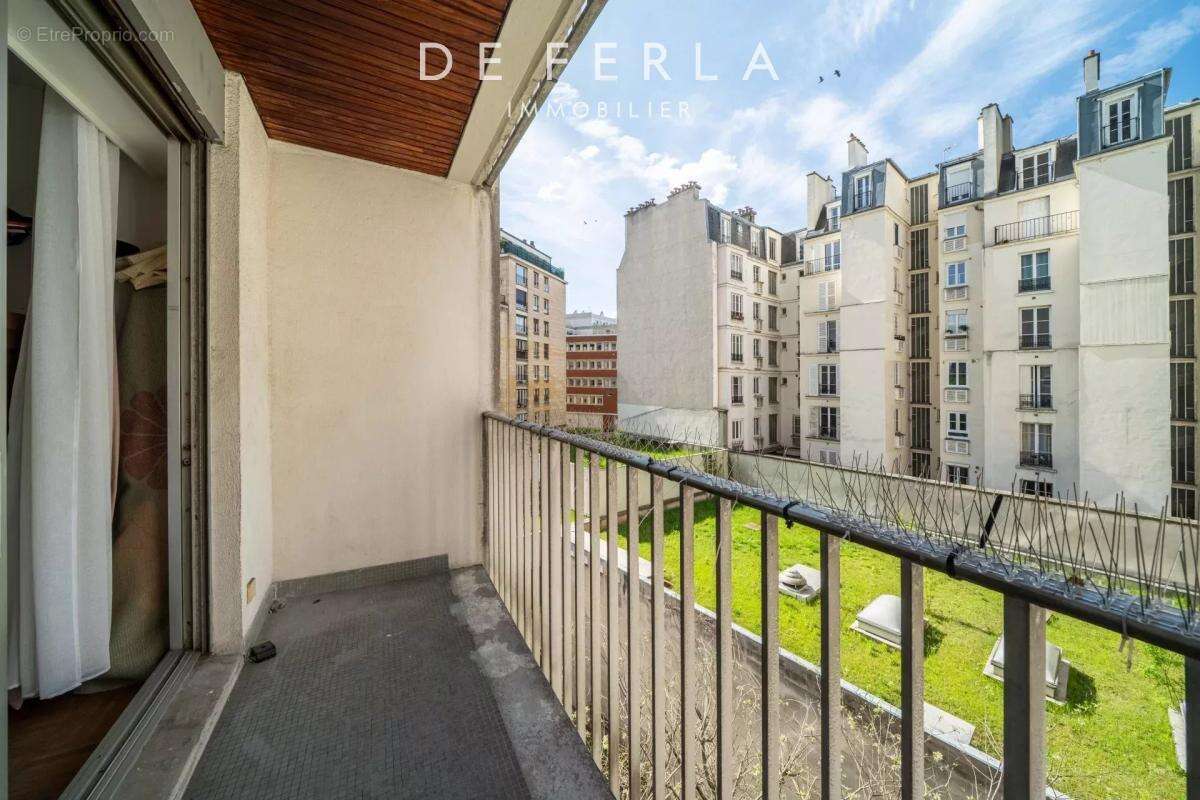 Appartement à PARIS-14E