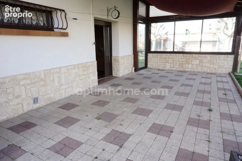 Maison de 155 m² à vendre en excellent état, 4 chambres, 6 pièces et spacieux garage - photo 2