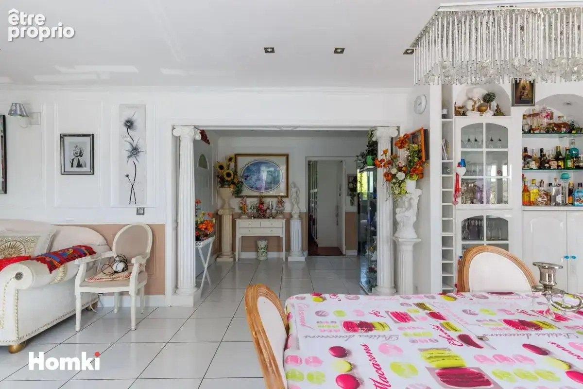 Appartement T5 de 108 m² à Saint-Symphorien-d'Ozon 69360, Avenue Robert Schumann avec jardin privatif et piscine - photo 7