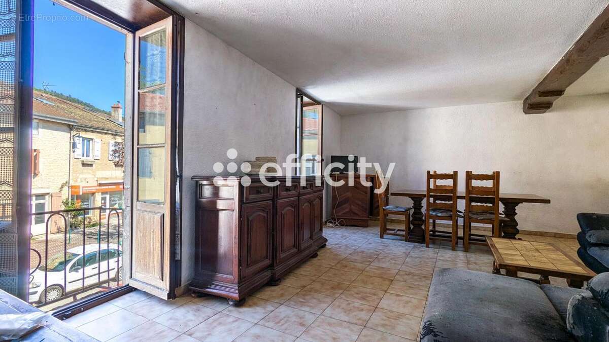 Appartement à LA ROCHE-VINEUSE