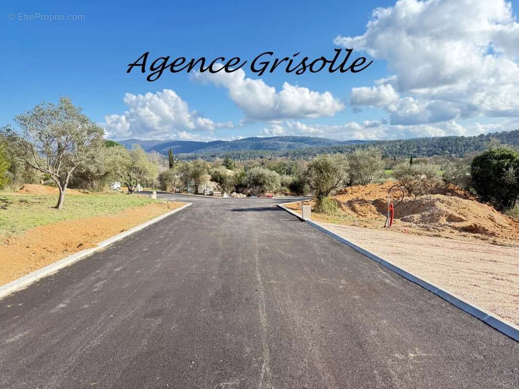 Terrain à CAMPS-LA-SOURCE