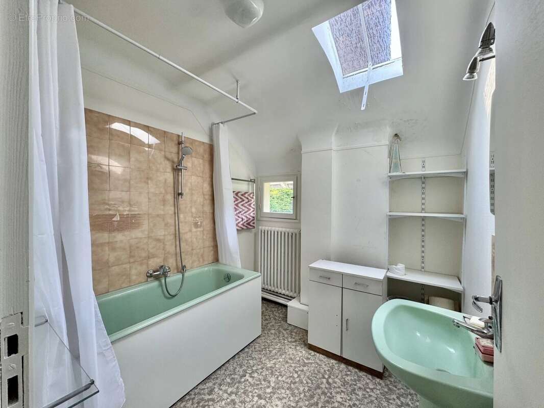 Maison à VERRIERES-LE-BUISSON