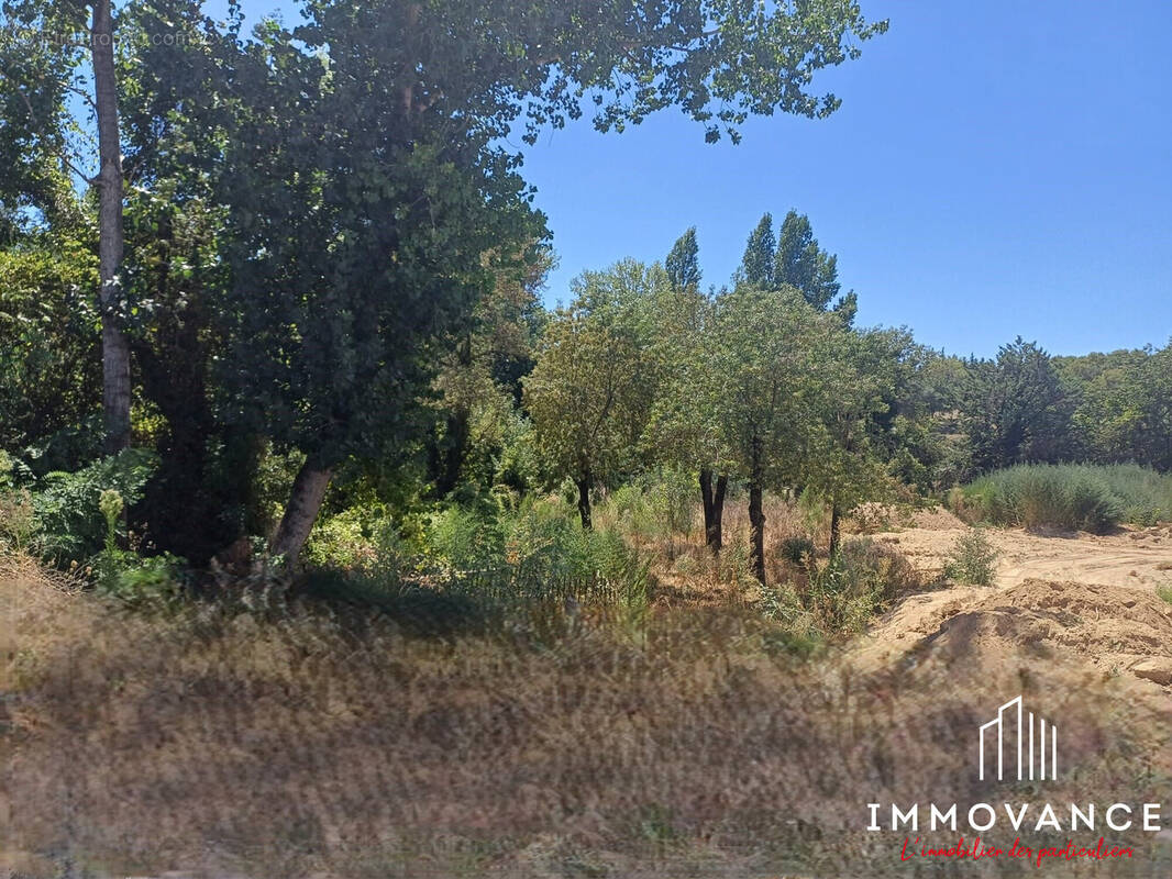Terrain à JUVIGNAC