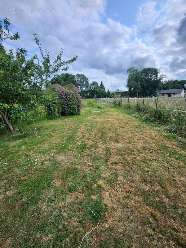 Maison à CREVECOEUR-LE-GRAND