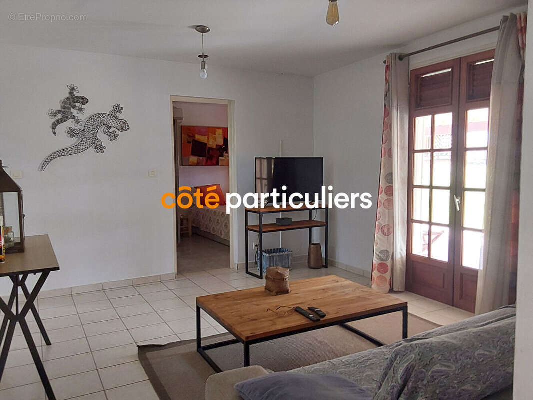 Terrain à CAPESTERRE-DE-MARIE-GALANTE