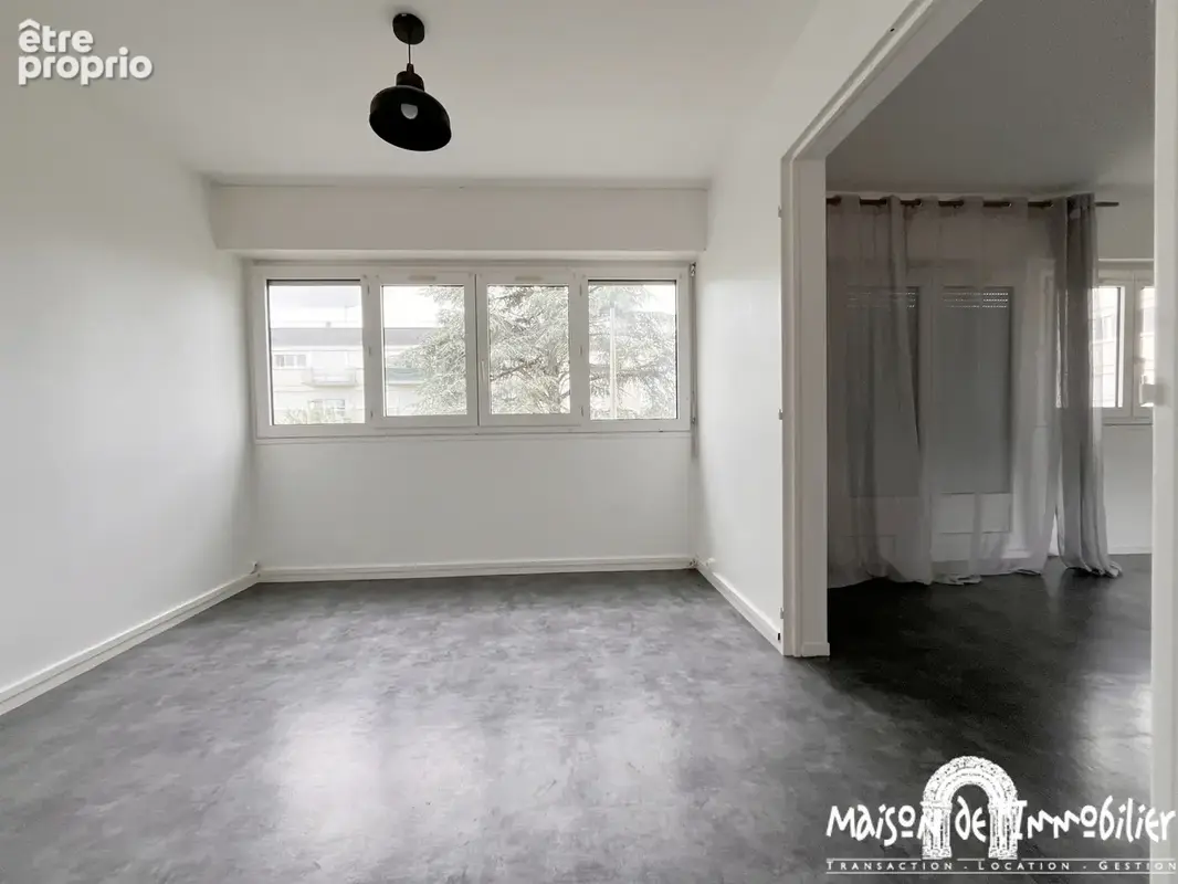 A vendre à COGNAC - Appartement 5 pièces - 86m2 - 2 emplacements de parking - photo 5
