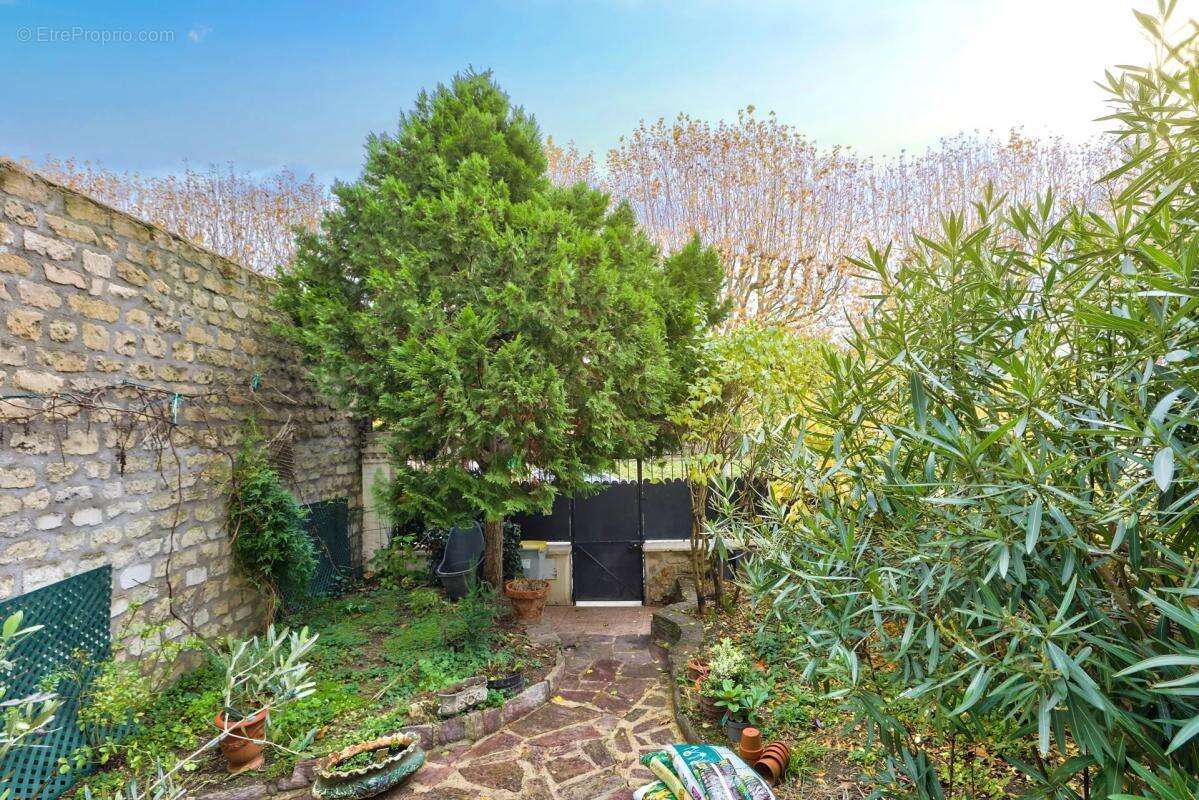 Maison à VILLENEUVE-LA-GARENNE