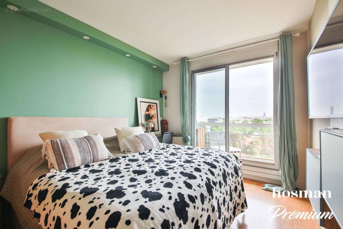 Appartement à COURBEVOIE