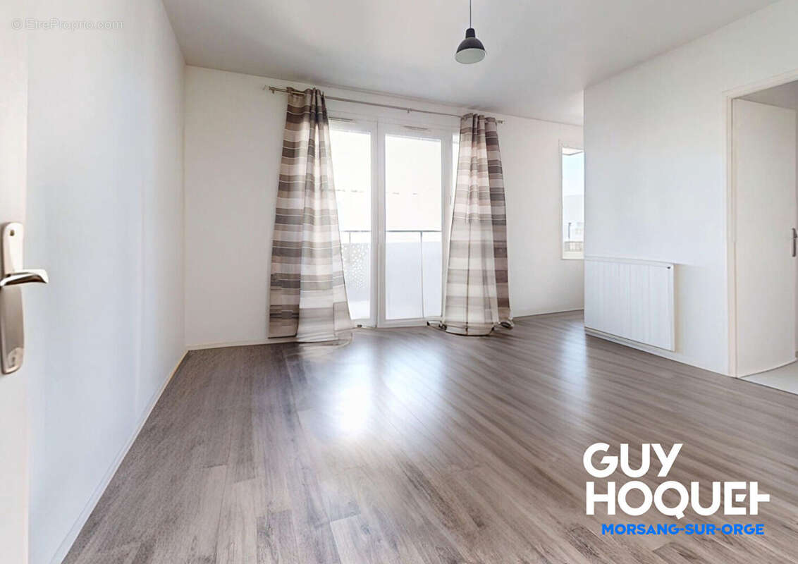 Appartement à FLEURY-MEROGIS