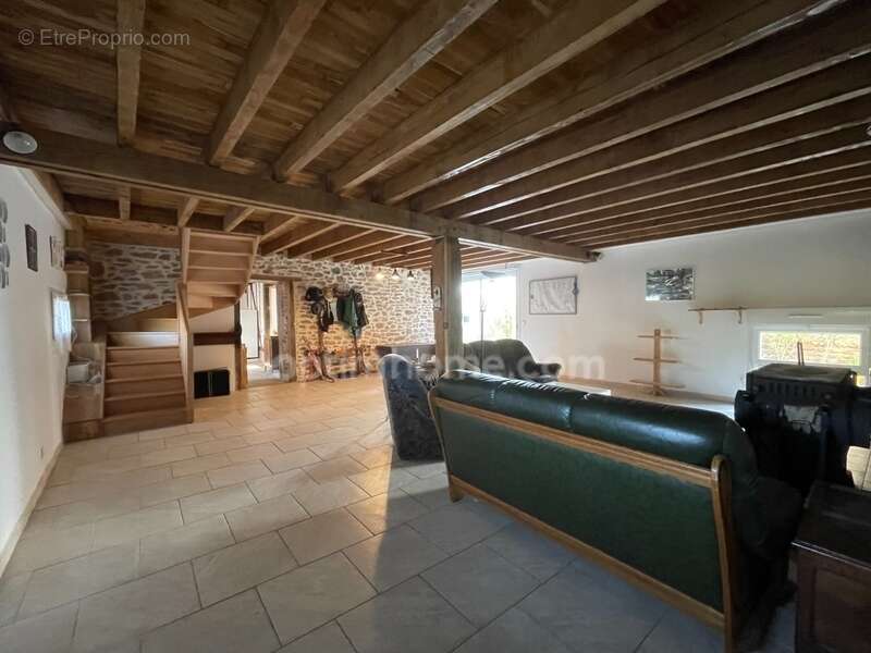 Maison à ARNAC-LA-POSTE