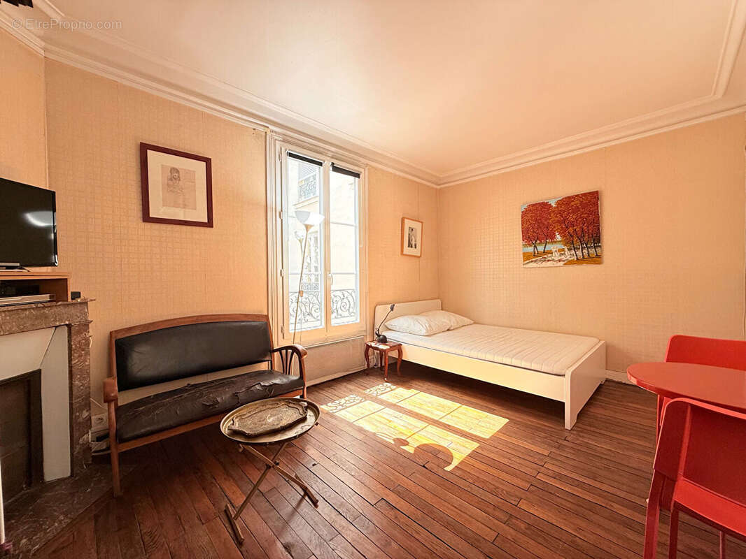 Appartement Paris 1 pièce(s) 23 m2 - photo 2