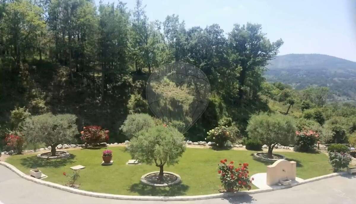 Maison à COURSEGOULES