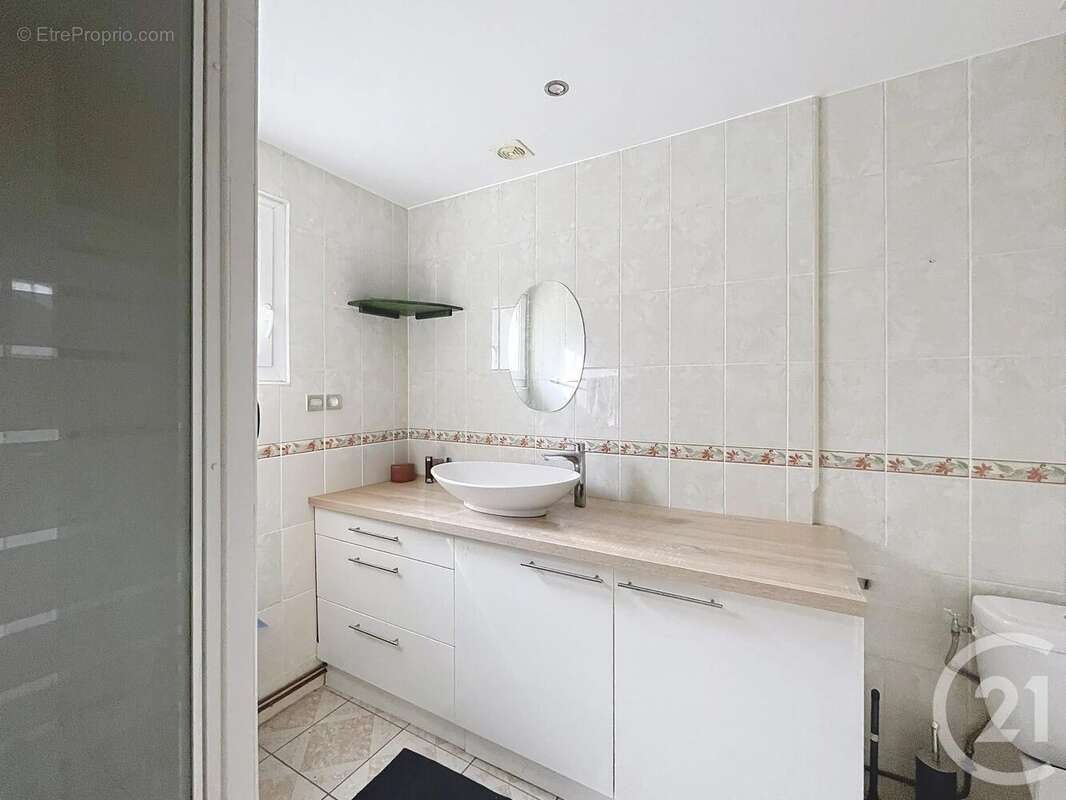 Maison à THORIGNY-SUR-OREUSE