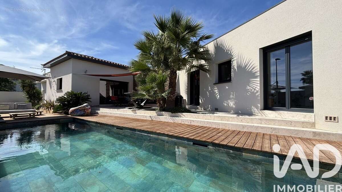 Photo 1 - Maison à SAINT-JEAN-LASSEILLE