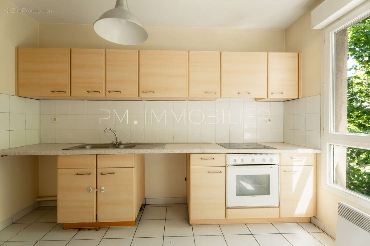 Appartement à MARSEILLE-5E