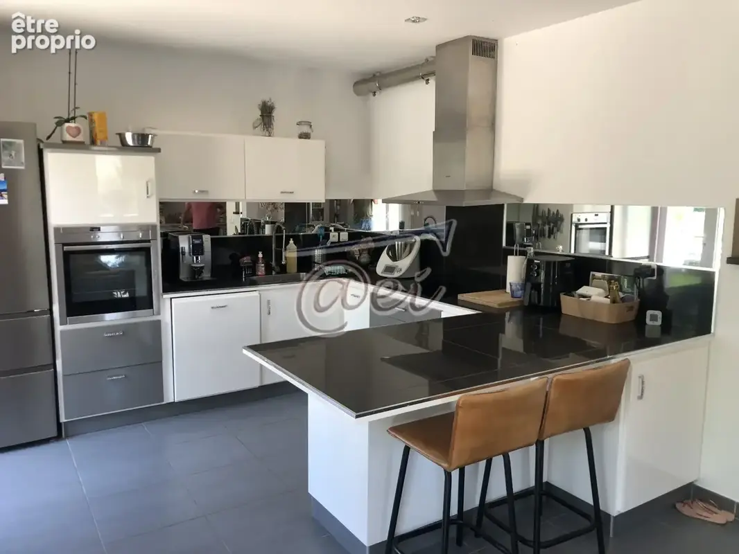Maison 6 pièces 115 m² à vendre à Saint-Maximin-La-Sainte-Baume (83470) - photo 8