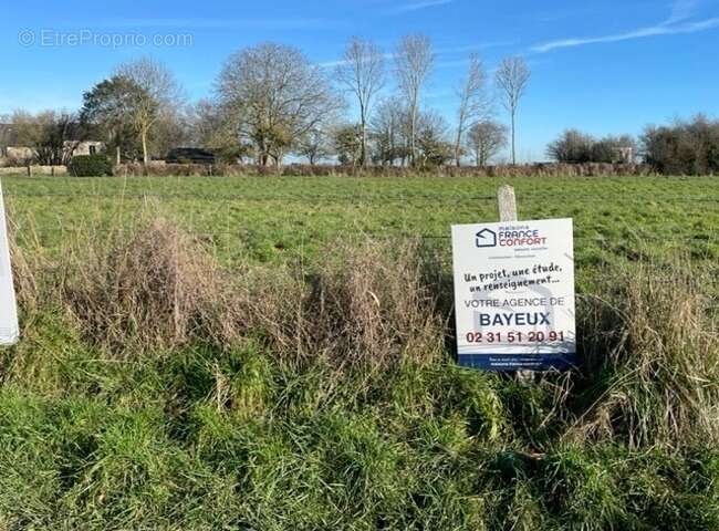 Terrain à PUTOT-EN-BESSIN