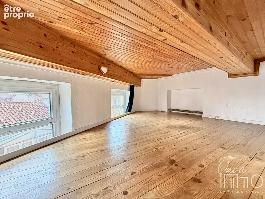 Hôtel de Ville - Rue Romarin - T2 en duplex de 55m² - photo 6