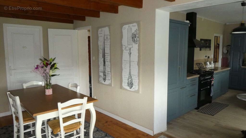 Maison à NEUVIC-ENTIER