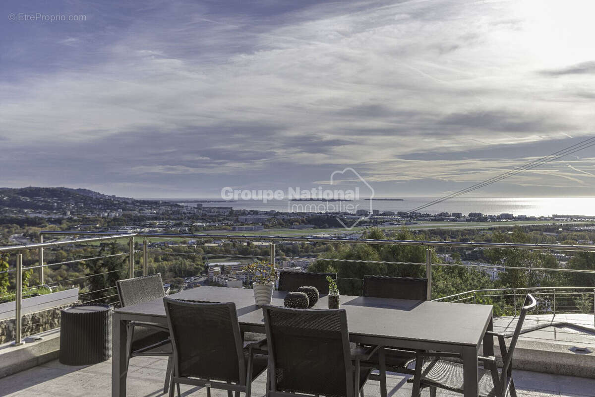 Maison à MANDELIEU-LA-NAPOULE