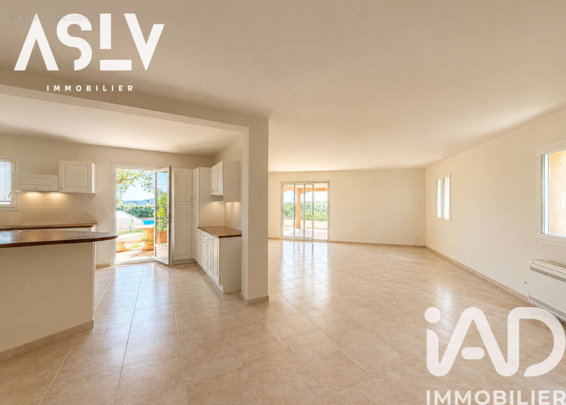 Maison 171 m² à La Cadiere-D'azur  - photo 4