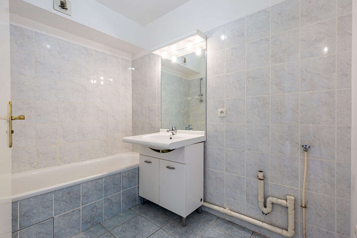 Agence immobiliere laforet - exclusivité - "camomille" - annecy le vieux - appartement t2 - 47,50m² - balcon - cave - dpe c - photo 6