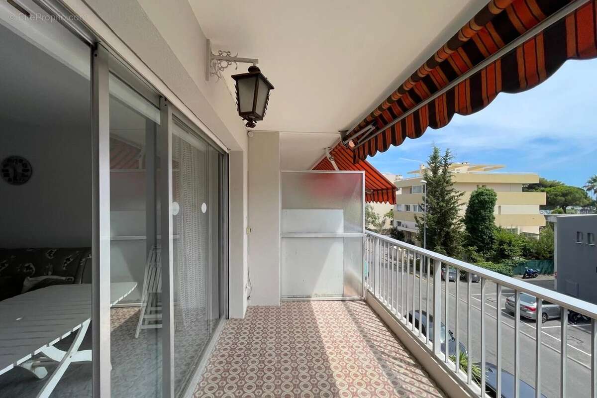 Appartement à SAINT-LAURENT-DU-VAR