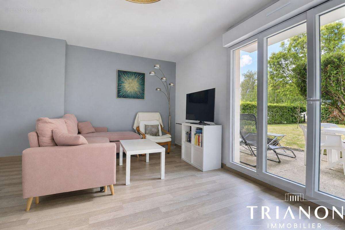 Trianon - 4 pièces rénové avec terrasse plein Ouest - photo 3