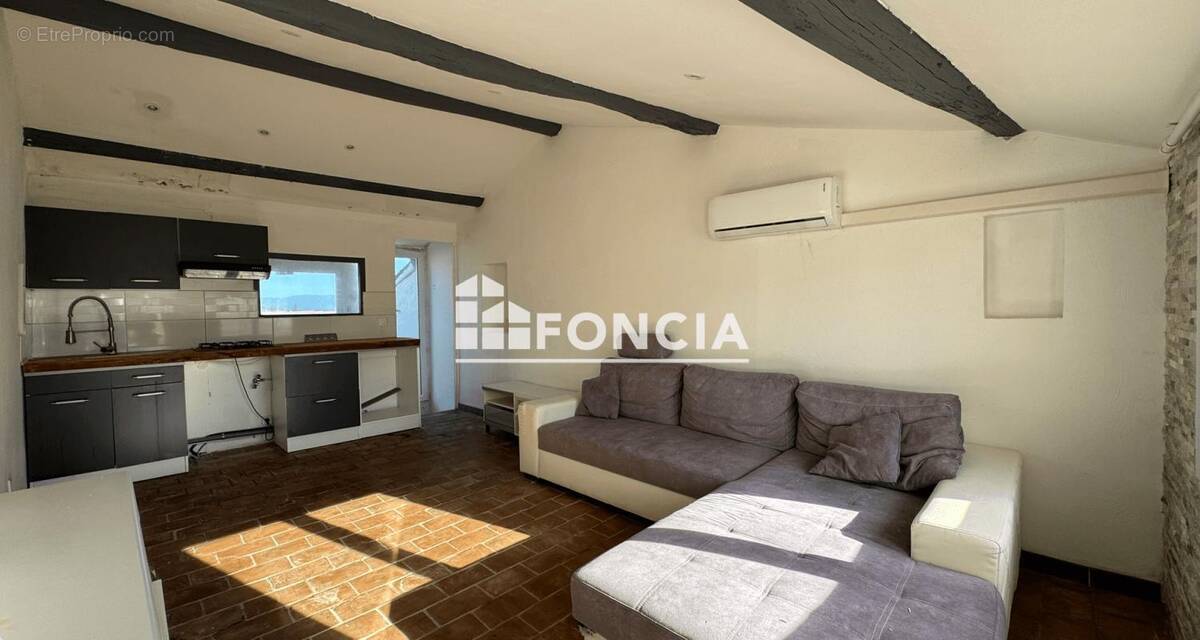 Appartement à ROQUEBRUNE-SUR-ARGENS